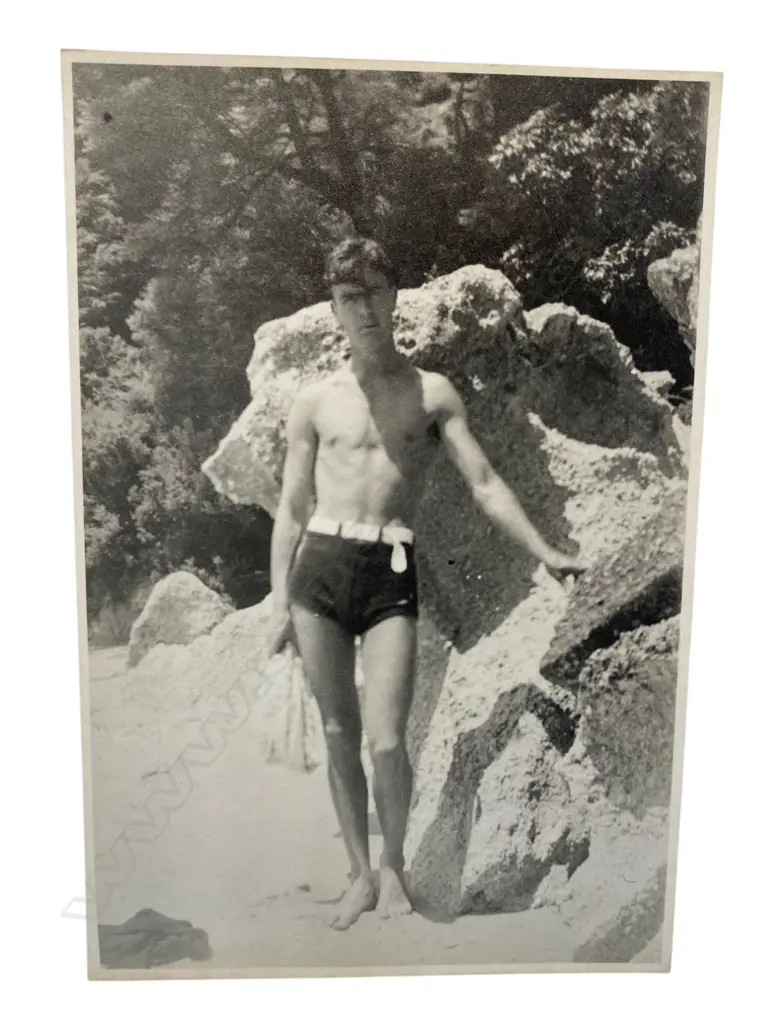 Unidentified photographer - Beach photographs of Leo Bensemann and friends, Image 1++